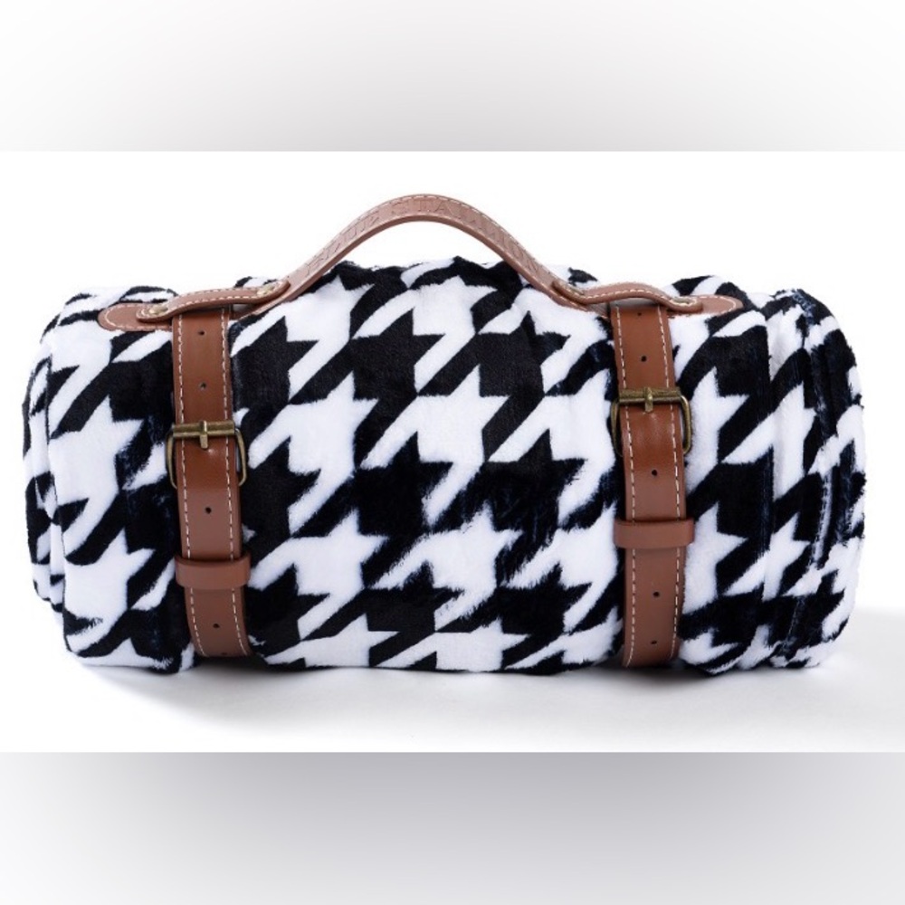 Blue Stallion Farm Black & White Plush Houndstooth Blanket with Leather Straps